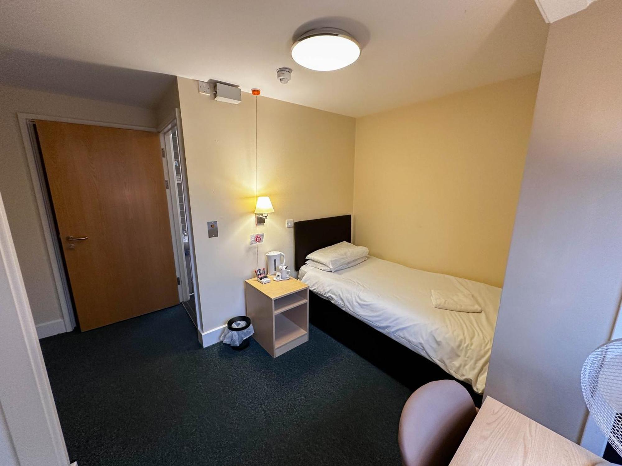 Wilson Carlile Centre Hotel *